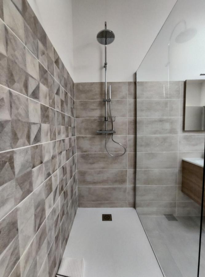 Colormix 3 Etoiles - 95M2 Plein Centre - Ensoleille Climatise Apartman Mèze Kültér fotó